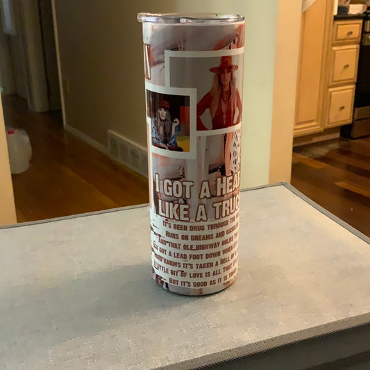 Lainey Wilson/Heart like a truck