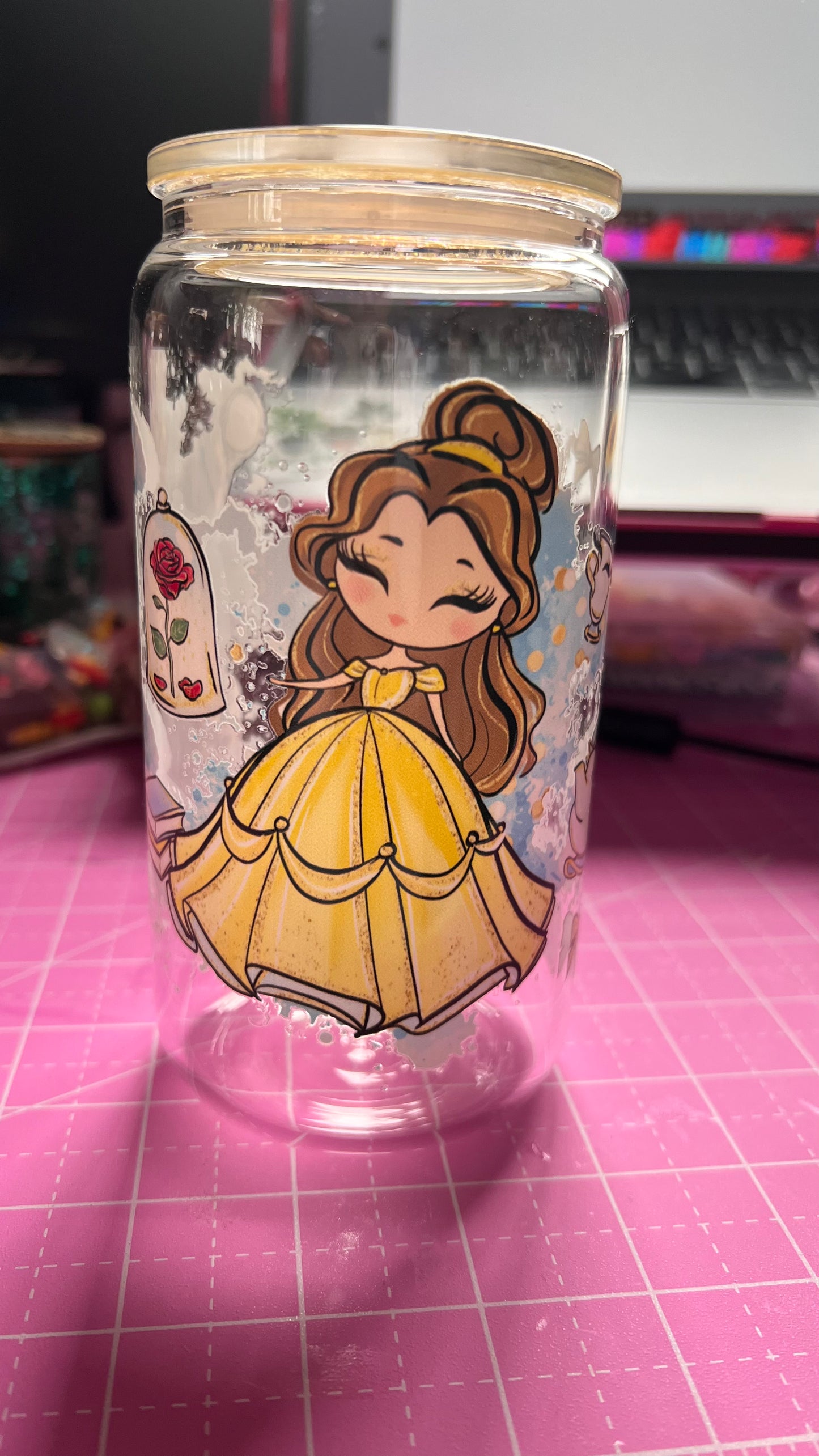 Belle & Friends W/ Lid